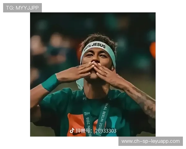 内马尔后点冲顶成功，巴西前场再次奏凯