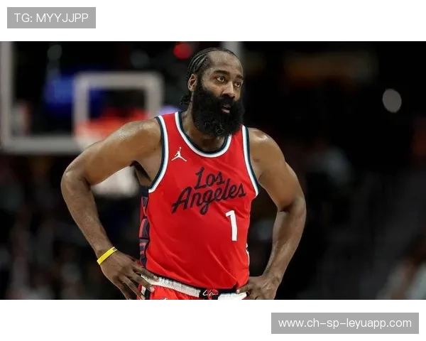 哈登精准投篮，快船高效进攻再度压制对手